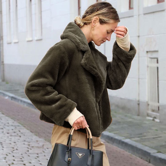 Damen Kuschelige Fleecejacke mit Reverskragen und Seitennaht Heidi-Mode