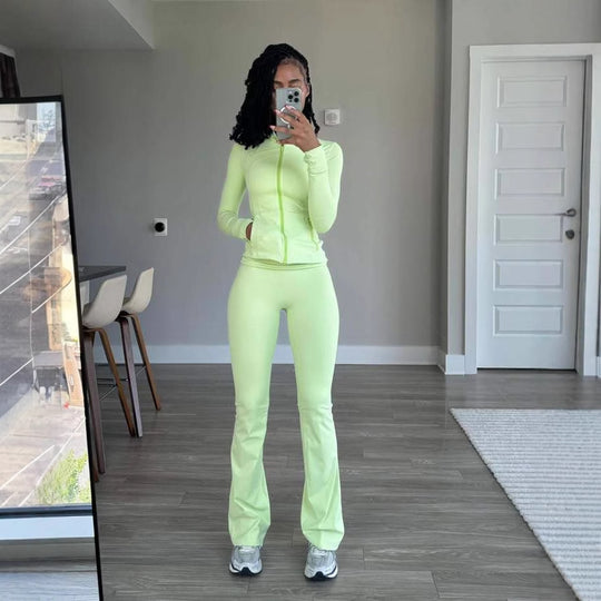 Damen sportlicher Zweiteiler mit langärmligem Reißverschluss-Oberteil und flared Hose Heidi-Mode