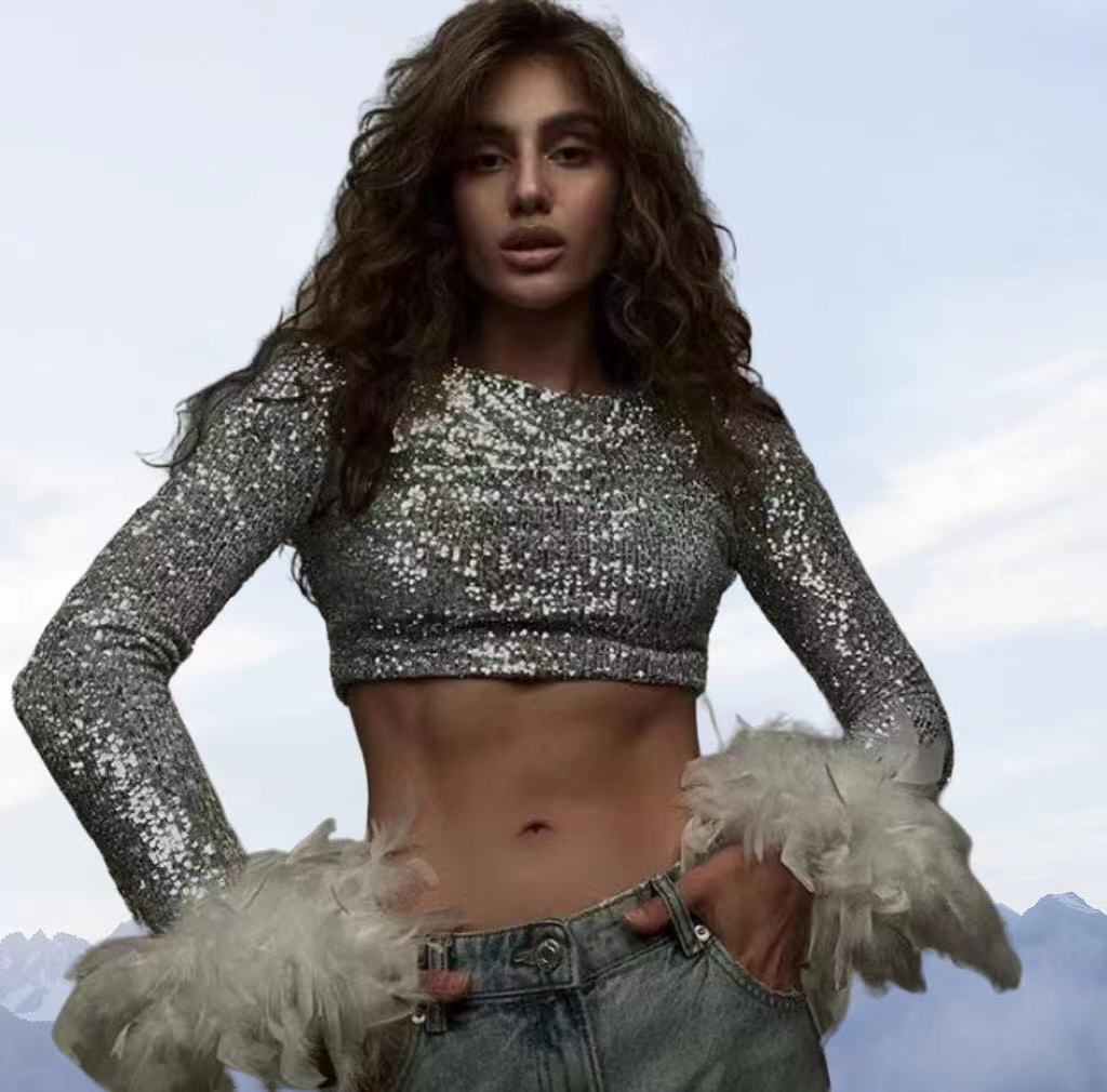 Damen Cropped Oberteil mit funkelndem Paillettenbesatz und fluffigen Ärmelbündchen Heidi-Mode