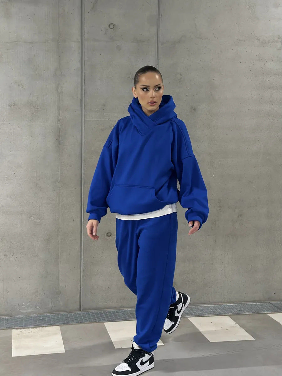 Damen gemütlicher Oversized Hoodie mit intuitivem Kordelzug und passender Jogginghose Heidi-Mode