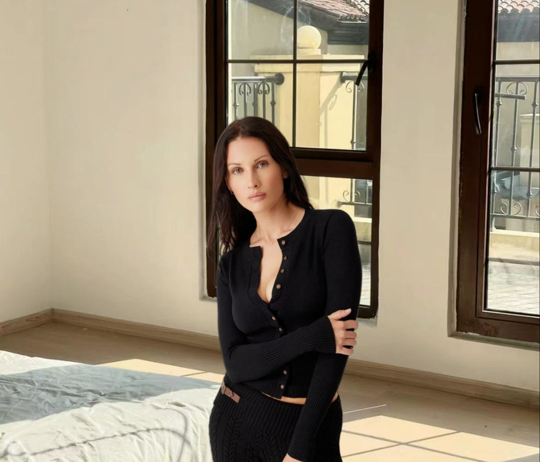 Damen Strick Set mit Knopfdetails und kurzem Schnitt Heidi-Mode