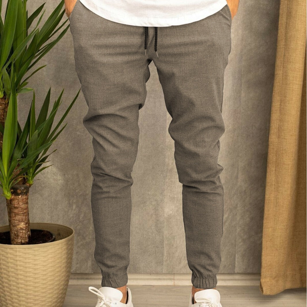 Herren Slim-Fit Jogginghose mit elastischem Bund und praktischen Seitenklapptaschen Heidi-Mode