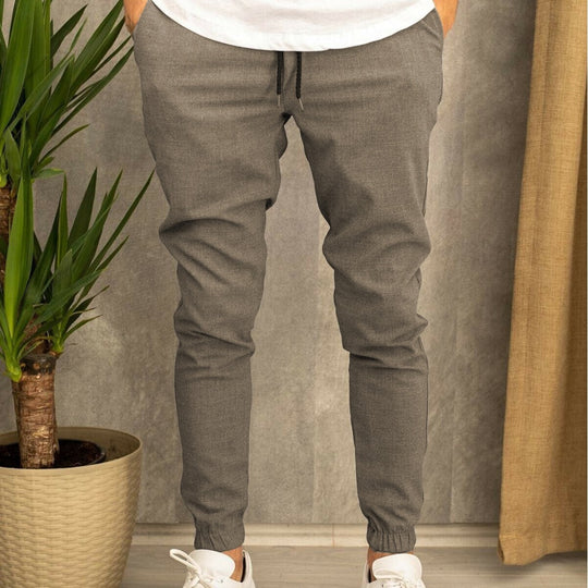 Herren Slim-Fit Jogginghose mit elastischem Bund und praktischen Seitenklapptaschen Heidi-Mode