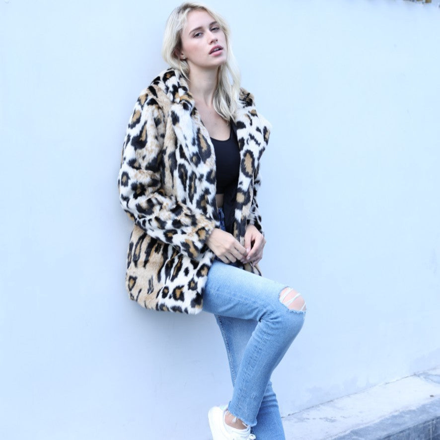 Damen Kuscheliger Pelzmantel mit Kapuze und Katzenohren Heidi-Mode