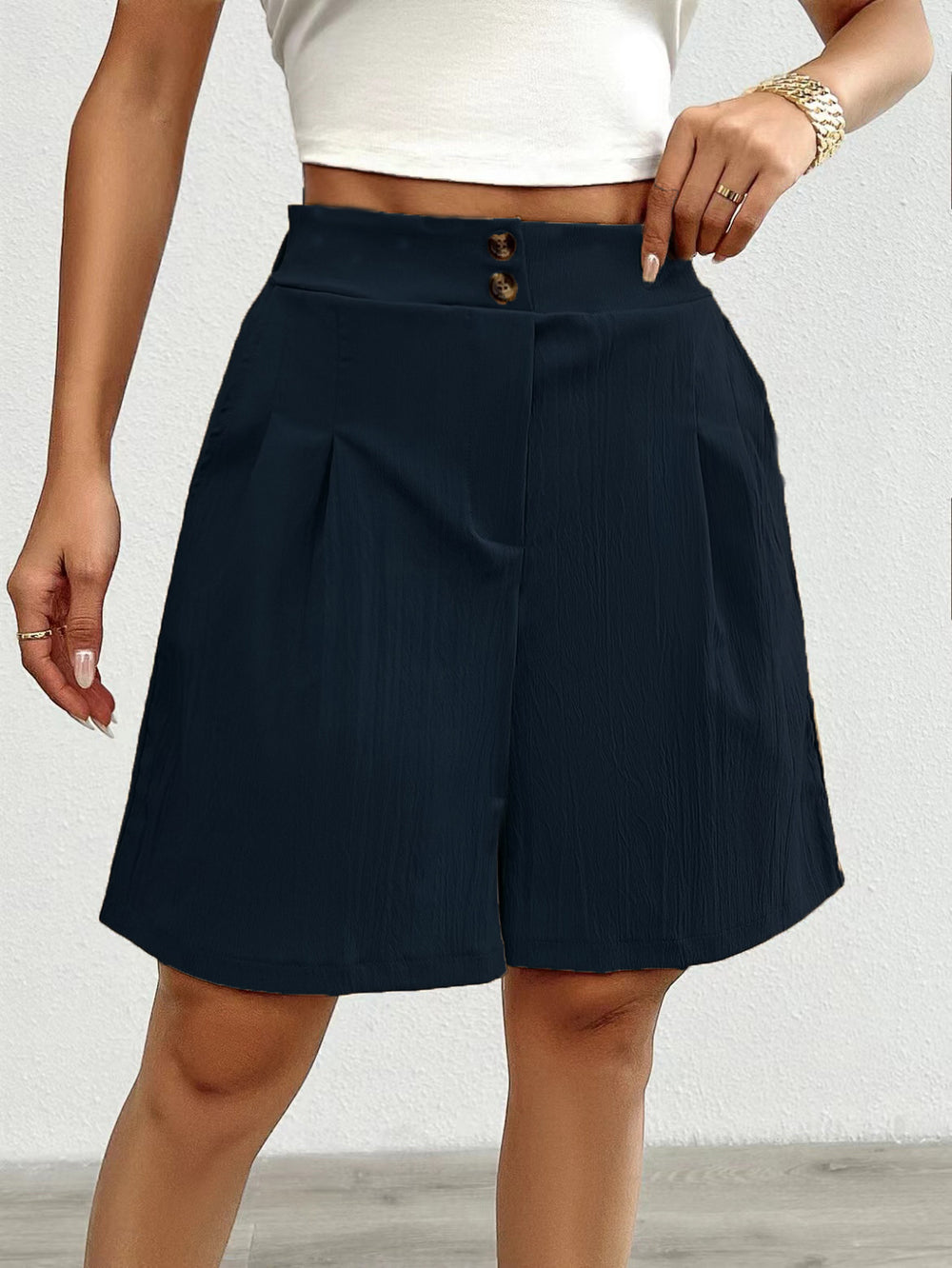 Damen Elegante Shorts mit Knopfverschluss und faltigem Design Heidi-Mode