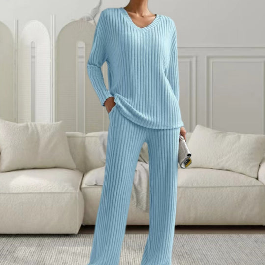 Damen Strickanzug mit modischem V-Ausschnitt und feinem Rippdesign Heidi-Mode
