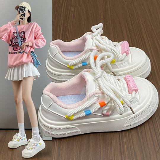 Damen bequeme Sneakers mit bunten Schnürsenkeln und dicker Sohle Heidi-Mode