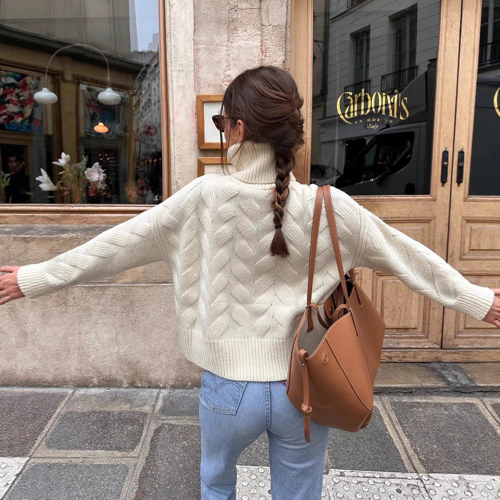 Damen gemütlicher Pullover mit hohem Kragen und Kabelstrick Heidi-Mode
