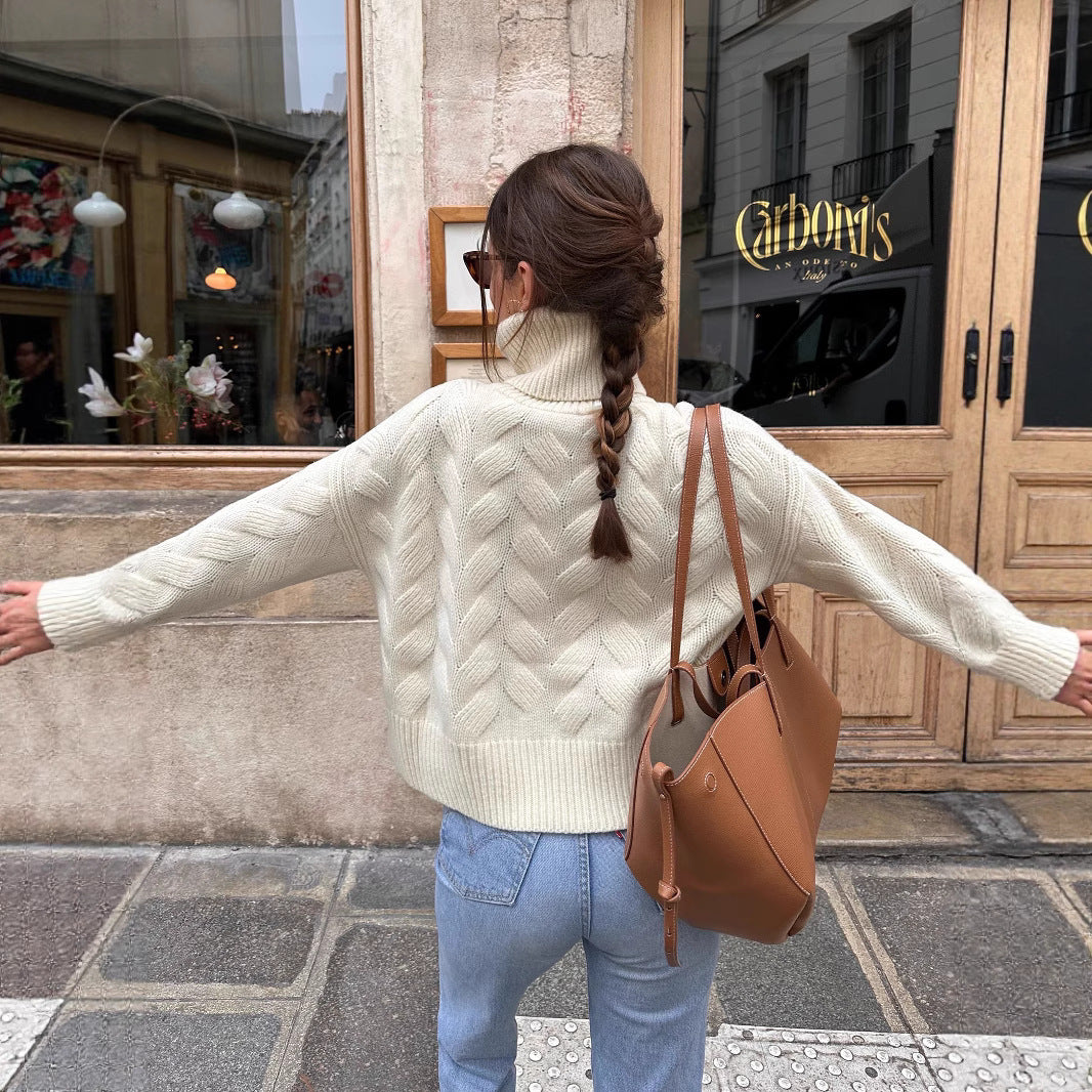 Damen gemütlicher Pullover mit hohem Kragen und Kabelstrick Heidi-Mode