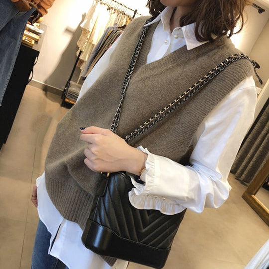 Damen Ärmellose Strickweste mit V-Ausschnitt und Rippdetails Heidi-Mode