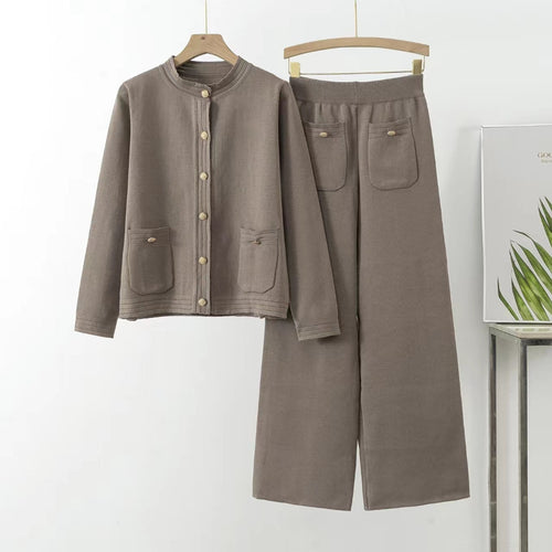 Damen gemütliches Strick-Loungewear-Set mit Knopfdetaillierung und aufgesetzten Taschen Heidi-Mode