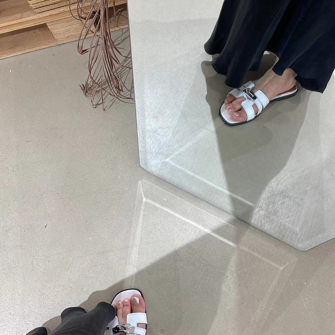 Frauen stylische flache Slide-Sandalen mit dekorativen Riemen Heidi-Mode