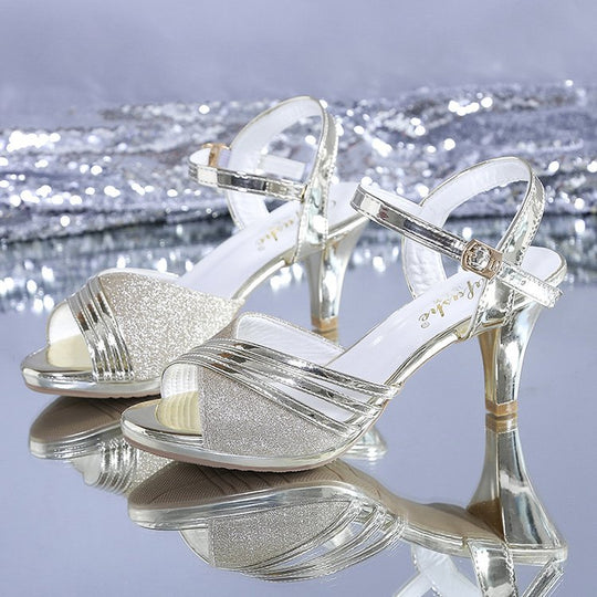 Damen Elegante Sandalen mit schimmernden Akzenten und modischem Absatz Heidi-Mode