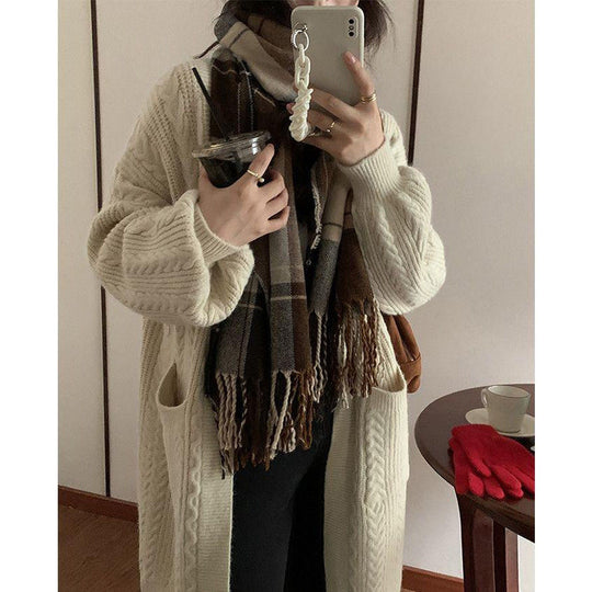 Damen Grobstrick Cardigan mit tiefen Taschen und elegantem Zopfdesign Heidi-Mode