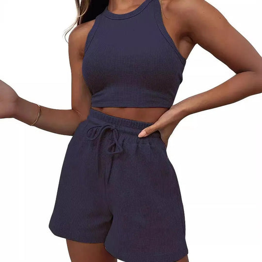Heidi-Mode | Modische Freizeitshorts mit einfarbigem Westen