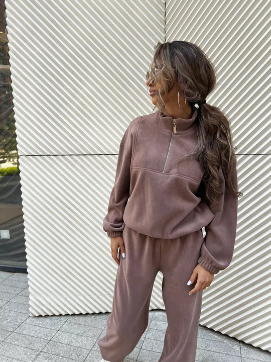 Damen sportliches Fleece-Jogginganzug mit halbem Reißverschluss und elastischen Bündchen Heidi-Mode