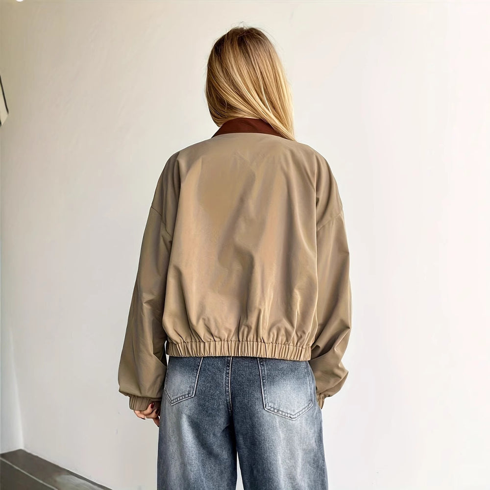 Damen Lässige Cropjacke mit weit geschnittenen Ärmeln und kontrastierendem Kragen Heidi-Mode