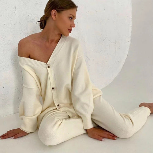 Damen Relaxed Fit Strickanzug mit V-Ausschnitt und Knopfdetail Heidi-Mode