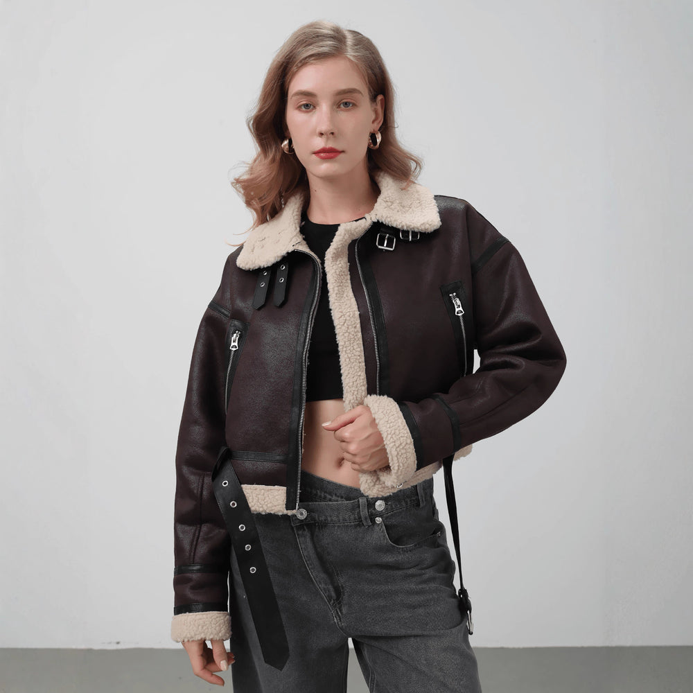 Damen modische Kurzjacke mit Schurwollkragen und Reißverschlusstaschen Heidi-Mode