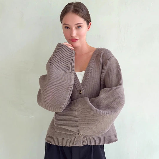 Damen Strickjacke mit weiten Ärmeln und praktischen Taschen Heidi-Mode