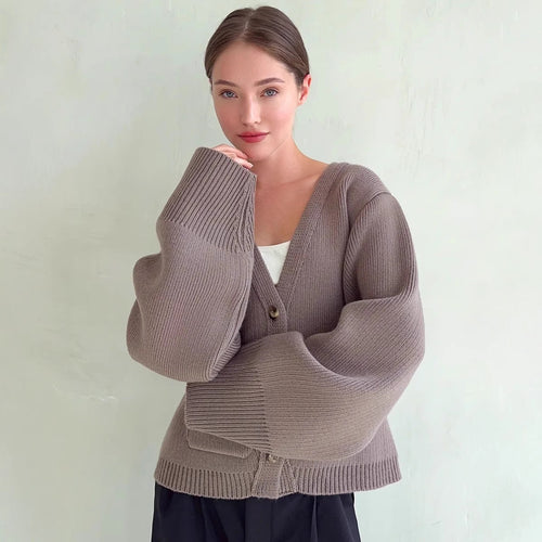 Damen Strickjacke mit weiten Ärmeln und praktischen Taschen Heidi-Mode