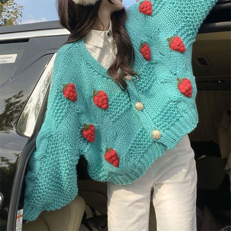 Damen Grober Strickcardigan mit Blumenstickerei und funkelnden Knöpfen Heidi-Mode