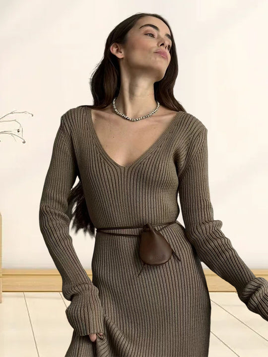 Damen Langarm-Strickkleid mit tiefem V-Ausschnitt und figurbetonter Silhouette Heidi-Mode