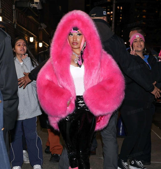 Damen oversized Kunstpelz-Jacke mit Kapuze und weiten Ärmeln Heidi-Mode