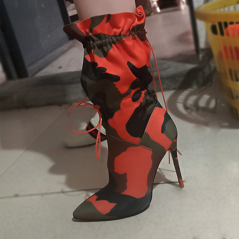 Damen High Heel Stiefel mit Camouflage-Design und Schnürung Heidi-Mode