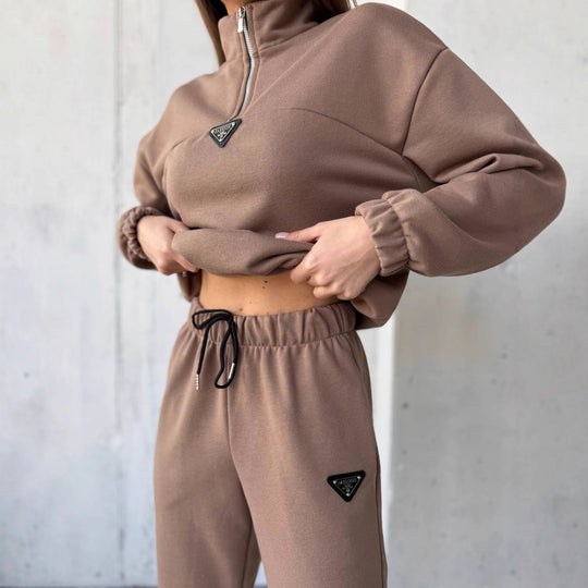 Damen modischer Jogginganzug mit hochgeschlossenem Kragen und Kordelzug Heidi-Mode