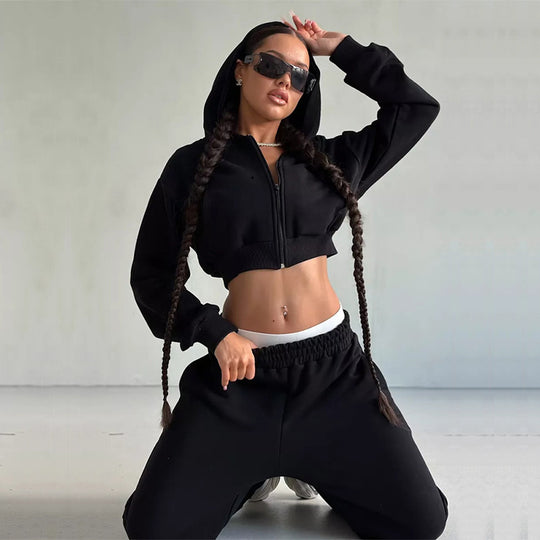 Damen moderner Cropped Hoodie und weite Jogginghose Set Heidi-Mode