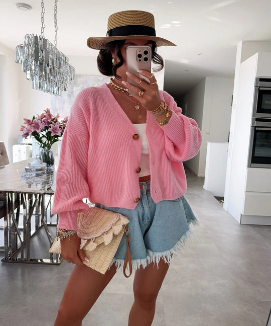 Damen Strickjacke mit voluminösen Ärmeln und hochwertigen Holzknöpfen Heidi-Mode