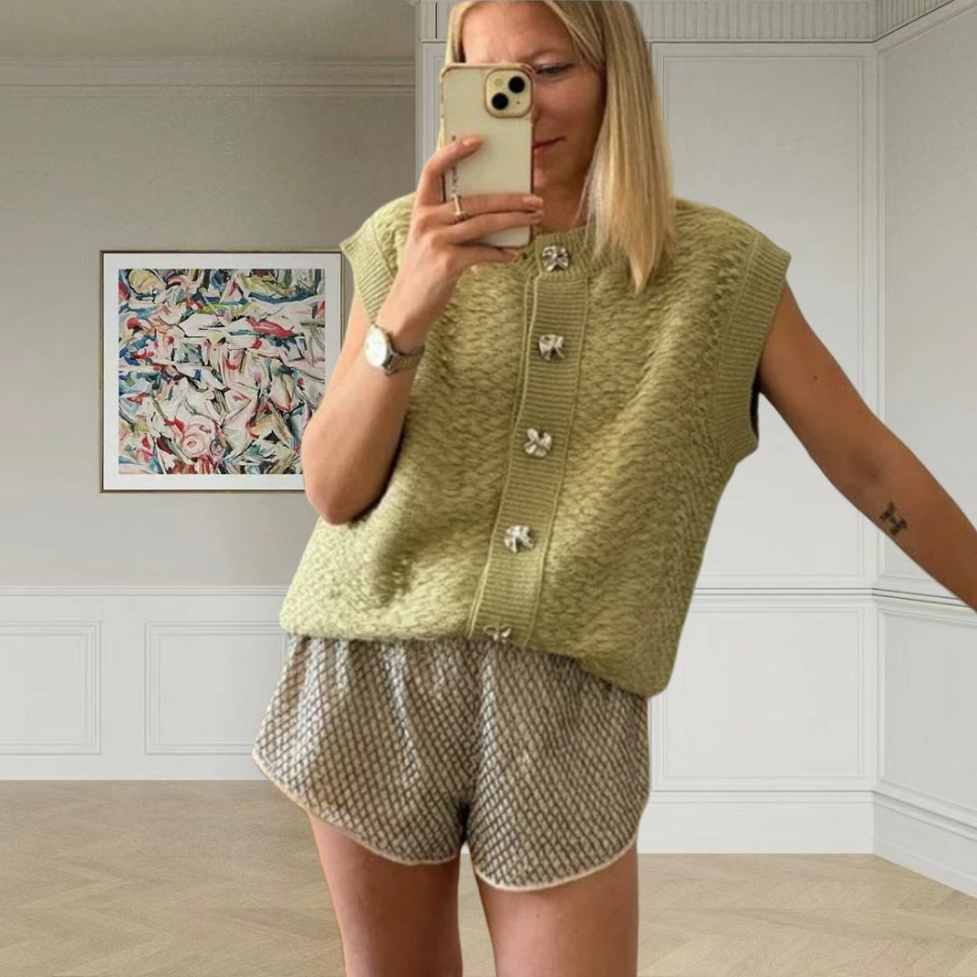 Damen Strickweste mit dekorativen Knöpfen und elegantem Schnitt Heidi-Mode