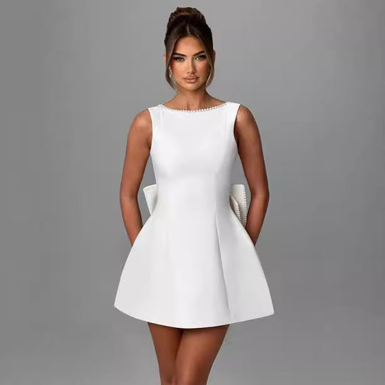 Damen Elegantes skulpturales Minikleid mit Perlenverzierung Heidi-Mode