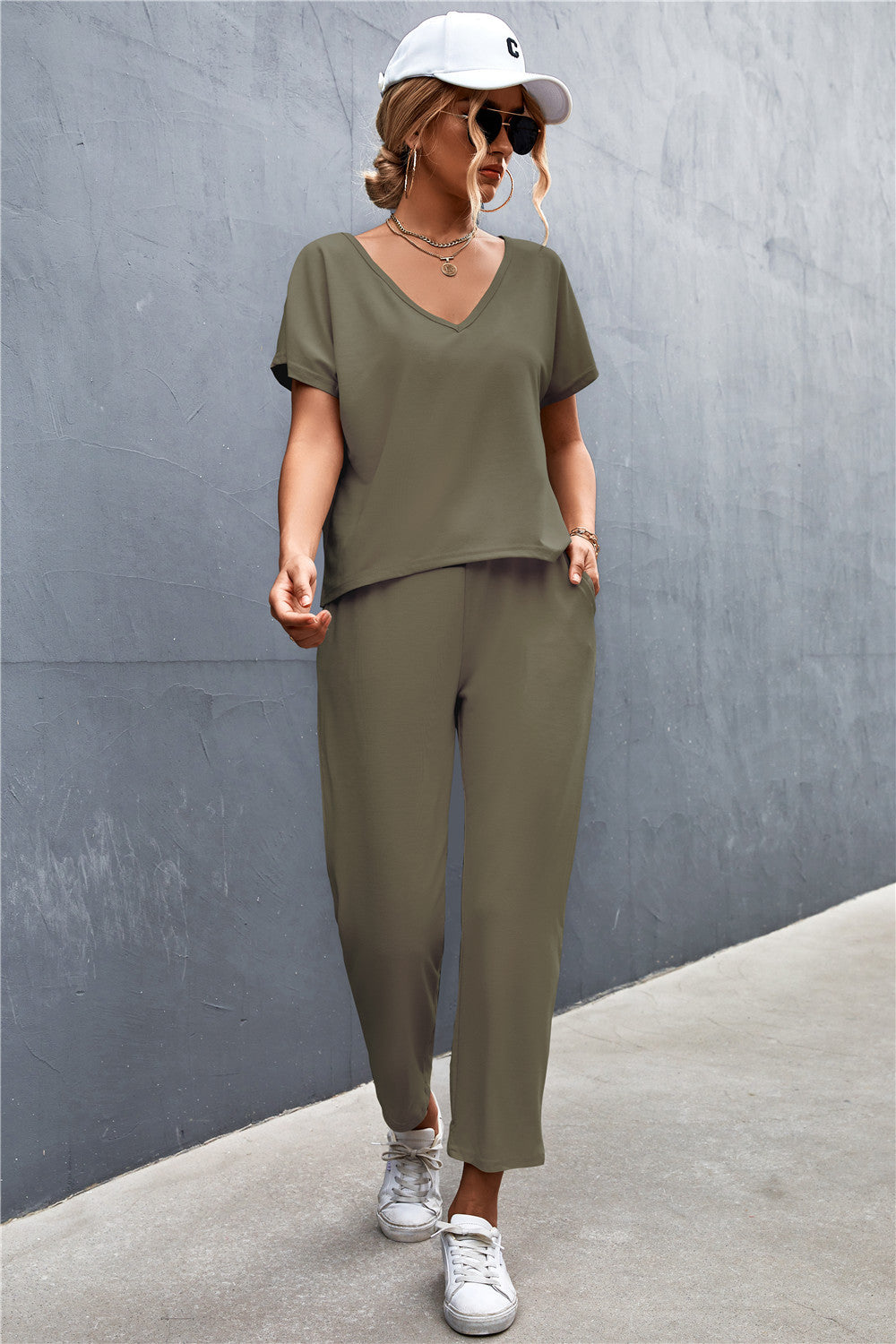 Damen Lounge-Set mit lässigem V-Ausschnitt und elastischen Bündchen Heidi-Mode