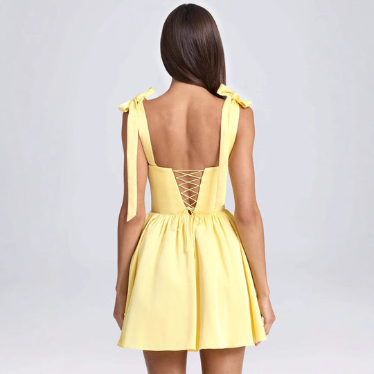 Damen kurzes Kleid mit verstellbaren Trägern und bauschigem Rock Heidi-Mode