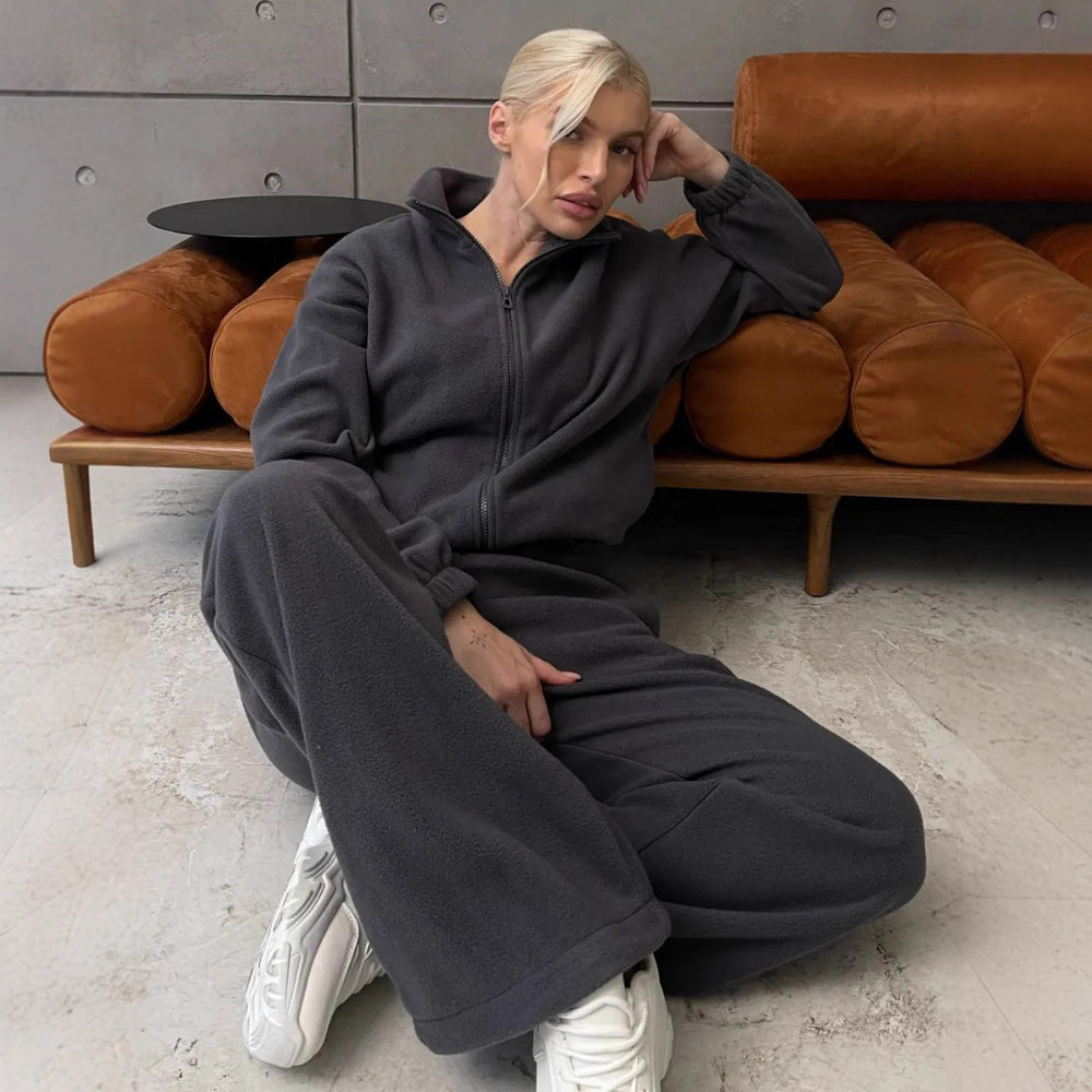 Damen Elegantes Fleece-Trainingsset mit hohem Kragen und weitem Bein Heidi-Mode