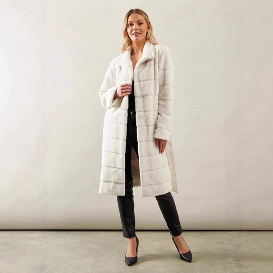 Damen Markante Kuscheljacke mit eingefasstem Gürtel Heidi-Mode