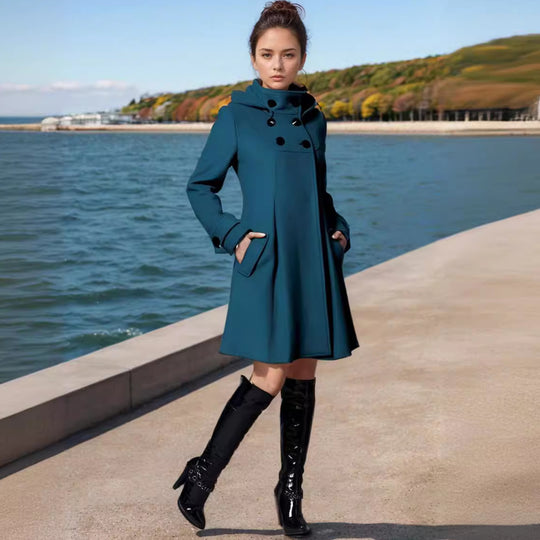 Damen eleganter Kapuzenmantel mit doppelter Knopfreihe und seitlichen Taschen Heidi-Mode