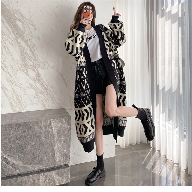 Damen Long Cardigan mit grafischem Design und tiefen Taschen Heidi-Mode