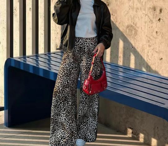 Damen Weite Leoprint-Hose aus fließendem Material Heidi-Mode