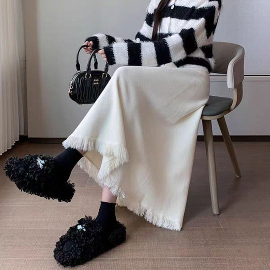 Damen Maxirock aus weichem, strukturiertem Strickstoff mit fransigem Saum Heidi-Mode