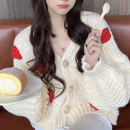 Damen Grober Strickcardigan mit Blumenstickerei und funkelnden Knöpfen Heidi-Mode