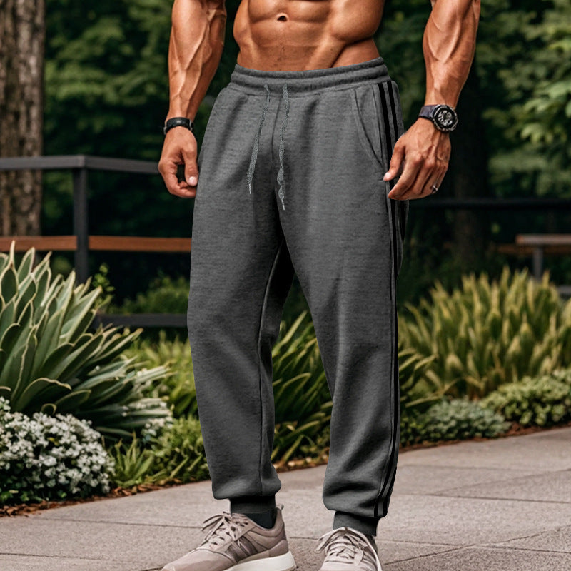 Herren Bequeme Sporthose mit kontrastierenden Seiteneinsätzen und elastischem Bund Heidi-Mode