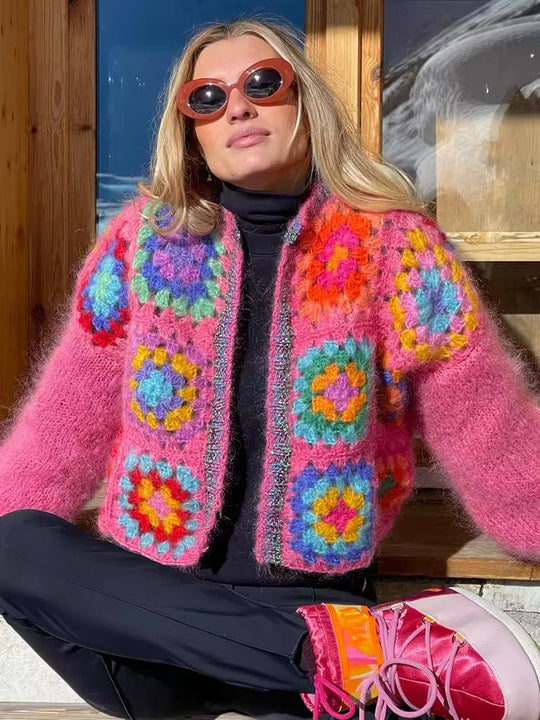 Damen Strickjacke mit buntem Granny-Quadrat-Design und luftigen Ärmeln Heidi-Mode
