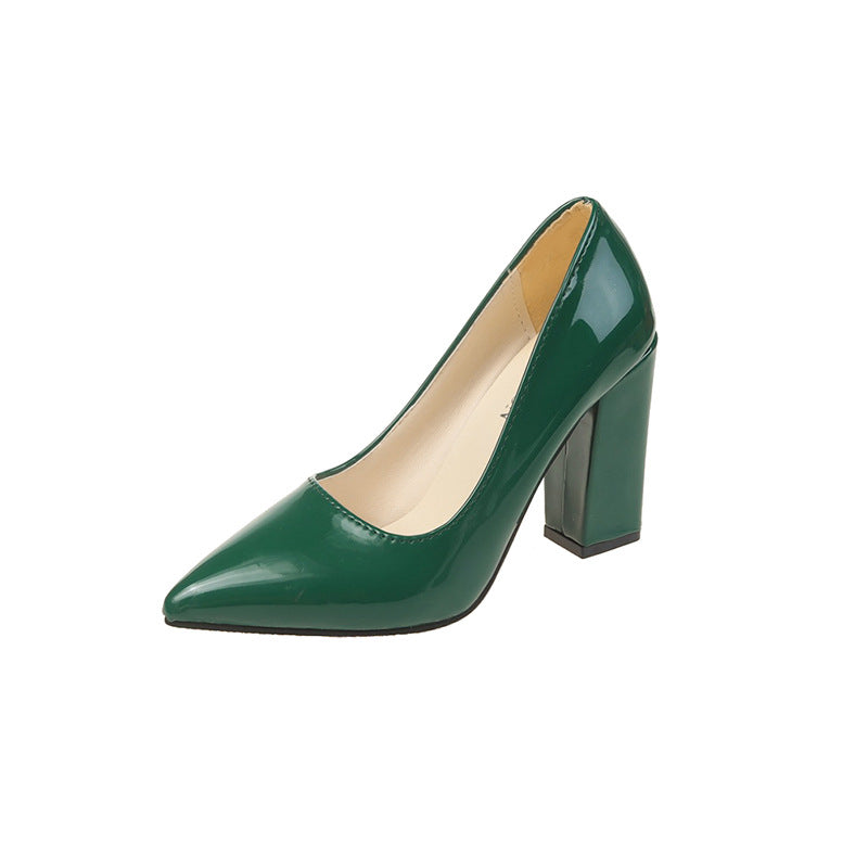 Damen Spitzen Pumps mit bequemem Blockabsatz und glänzendem Finish Heidi-Mode