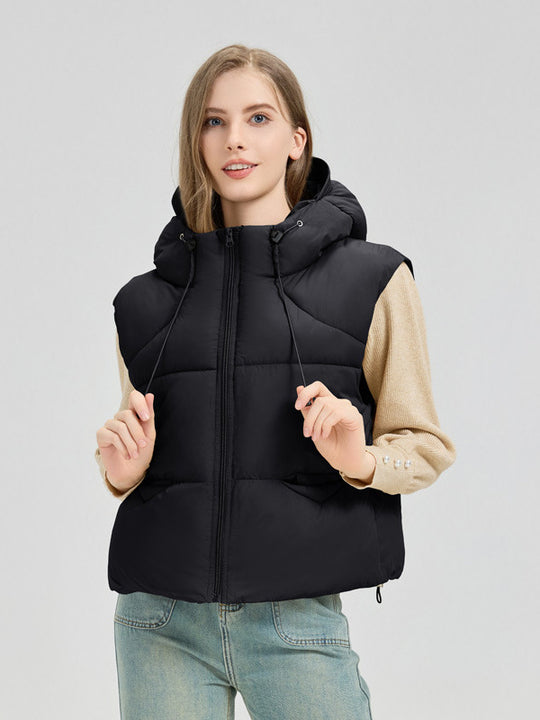 Damen gesteppte Weste mit abnehmbarer Kapuze und seitlichen Eingrifftaschen Heidi-Mode