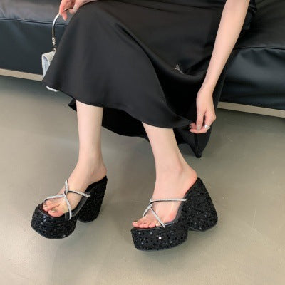 Damen Plateau-Sandalen mit glamourösem Pailletten-Design und trendigem Riemen Heidi-Mode