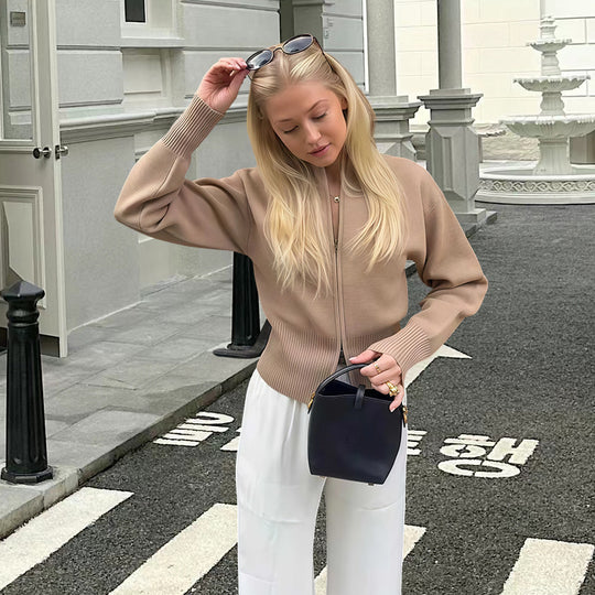 Damen Elegante Strickjacke mit Kängurutasche und zeitgemäßem Schnitt Heidi-Mode