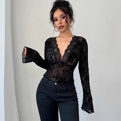 Damen Elegantes Spitzenoberteil mit tiefem V-Ausschnitt und Rüschendetails Heidi-Mode